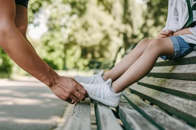 Illustration shoeing - Image 1