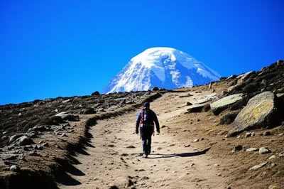 Illustration uphill - Image 1