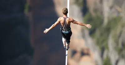 Illustration risked - Image 1