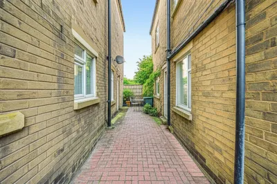 Illustration entry - Image 1