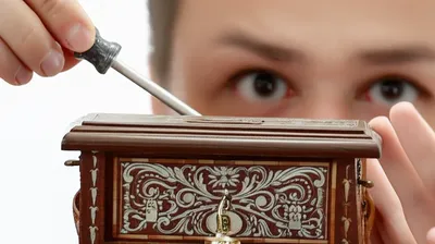 Illustration tamper - Image 1