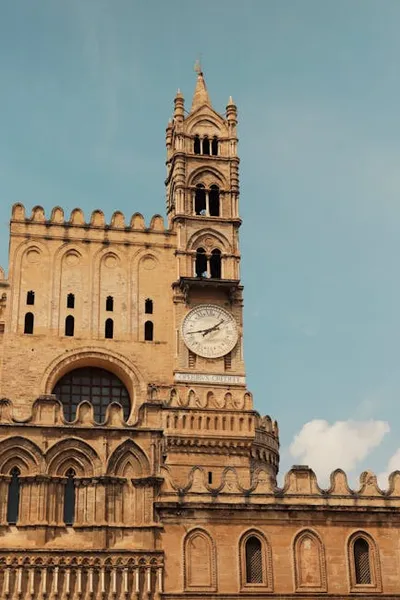 Illustration watched - Image 3