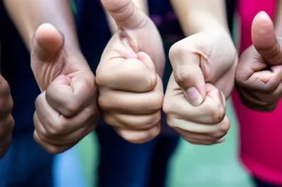 Illustration thumbs - Image 1