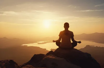 Illustration centered - Image 1