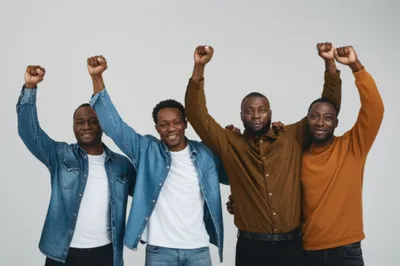 Illustration fists - Image 1