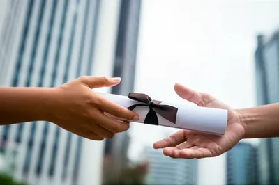 Illustration credential - Image 1