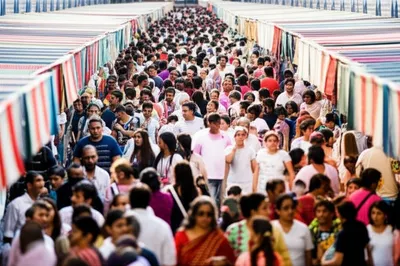 Illustration thronging - Image 1