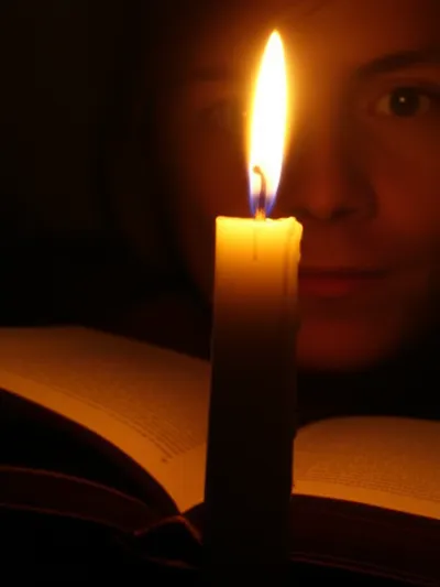Illustration candlelit