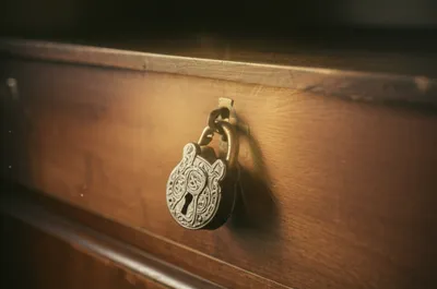 Illustration desk - Image 1