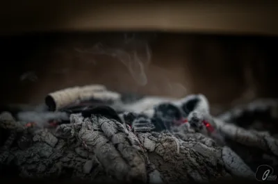 Illustration smoulders