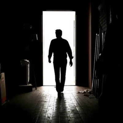 Illustration frontward - Image 1