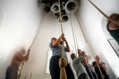 Illustration bellringing