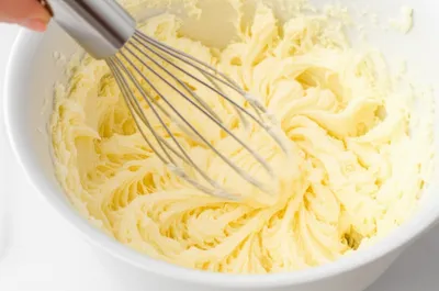 Illustration creams - Image 1