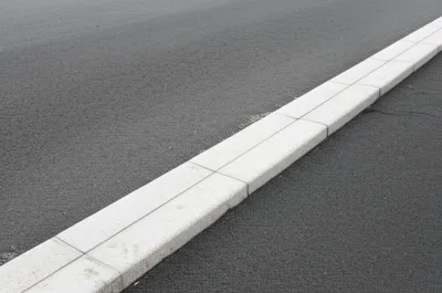 Illustration kerb - Image 1