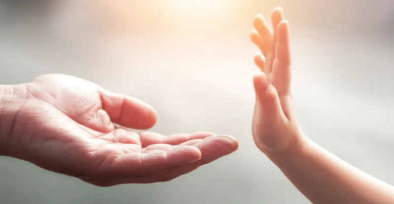 Illustration visuelle du mot « helping » - Aider, assister