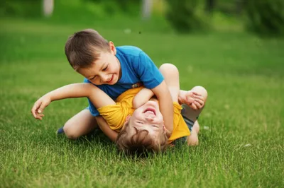 Illustration tussling - Image 1