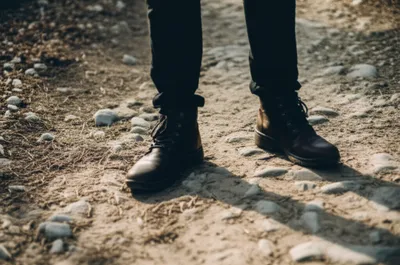 Illustration afoot - Image 1