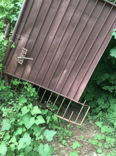 Illustration unbolted - Image 1