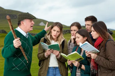 Illustration had - Image 1