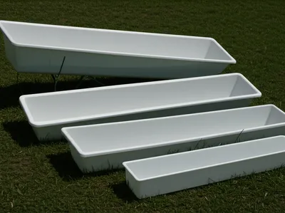 Illustration trough - Image 1