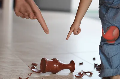 Illustration chastising