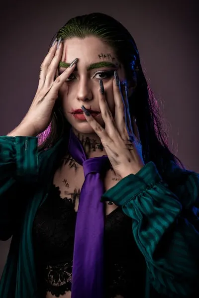 Illustration disfiguring - Image 2