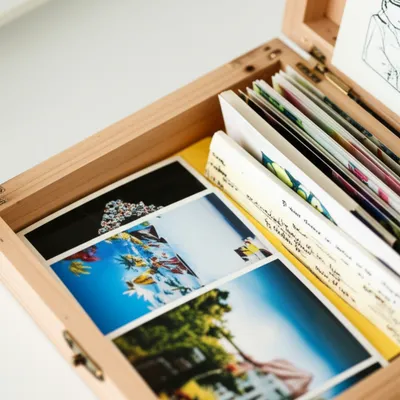 Illustration boxed - Image 1