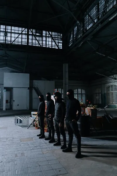 Illustration guards - Image 2