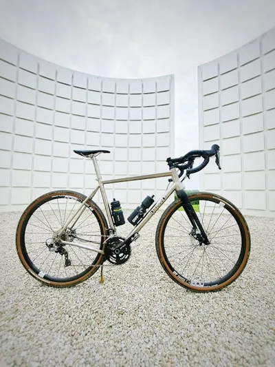 Illustration posed - Image 2