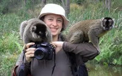 Illustration zoologist - Image 2