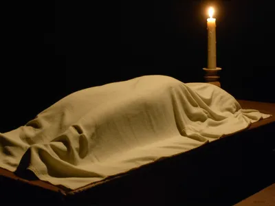 Illustration shroud - Image 1