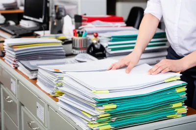 Illustration clerked - Image 1