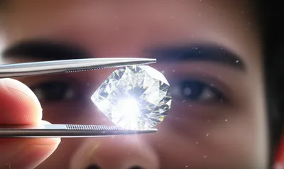 Illustration scrutinizing