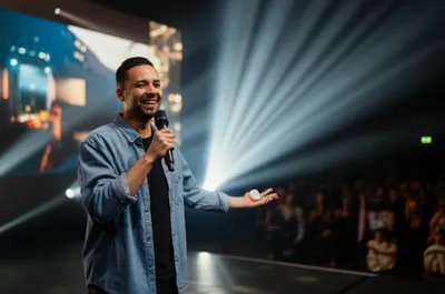 Illustration presenter - Image 1