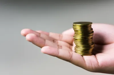 Illustration guaranteeing - Image 1