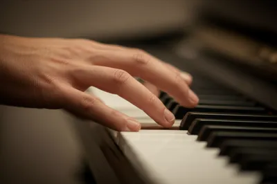 Illustration tucking - Image 1