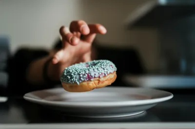 Illustration snatched - Image 1