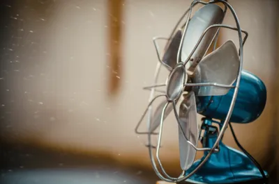 Illustration whirred - Image 1