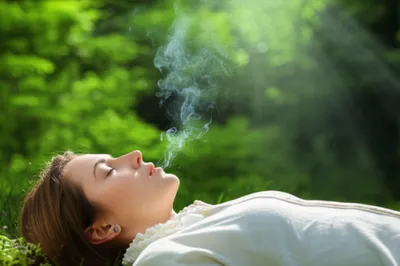 Illustration exhaled - Image 1