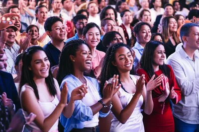 Illustration applauds - Image 1