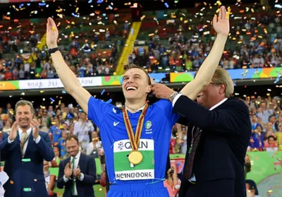 Illustration crowned - Image 1