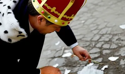 Hình ảnh minh họa stoop - Ảnh 1