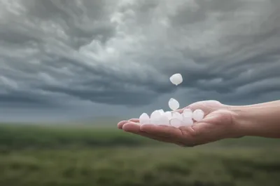 Illustration hailing - Image 1