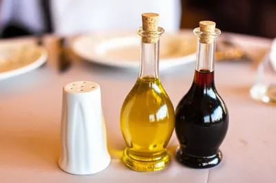 Illustration cruets - Image 1