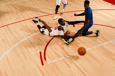 Illustration foul - Image 1