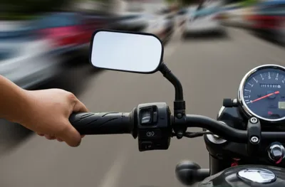 Illustration revving - Image 1