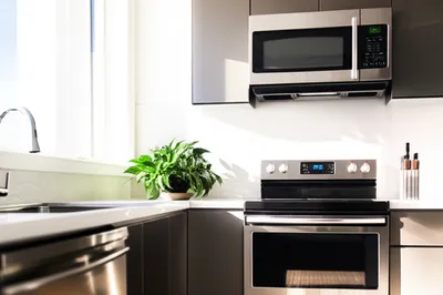 Illustration cleaner - Image 1