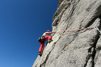 Illustration undertakes - Image 1