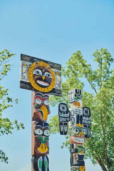 Illustration totems - Image 2