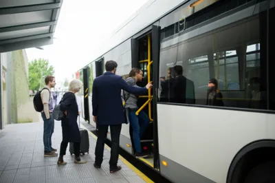 Illustration bus - Image 1